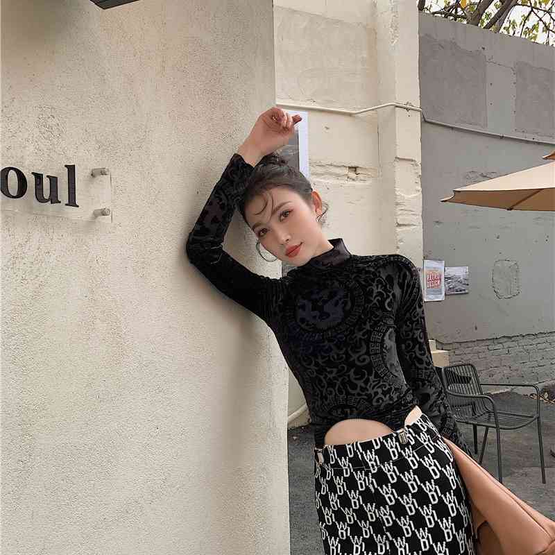 Dragon Print Asymmetrical Velvet Crop Top Long Sleeve T Shirt Turtleneck Women Bodycon Tee Shirts Fashion Ladies 210427