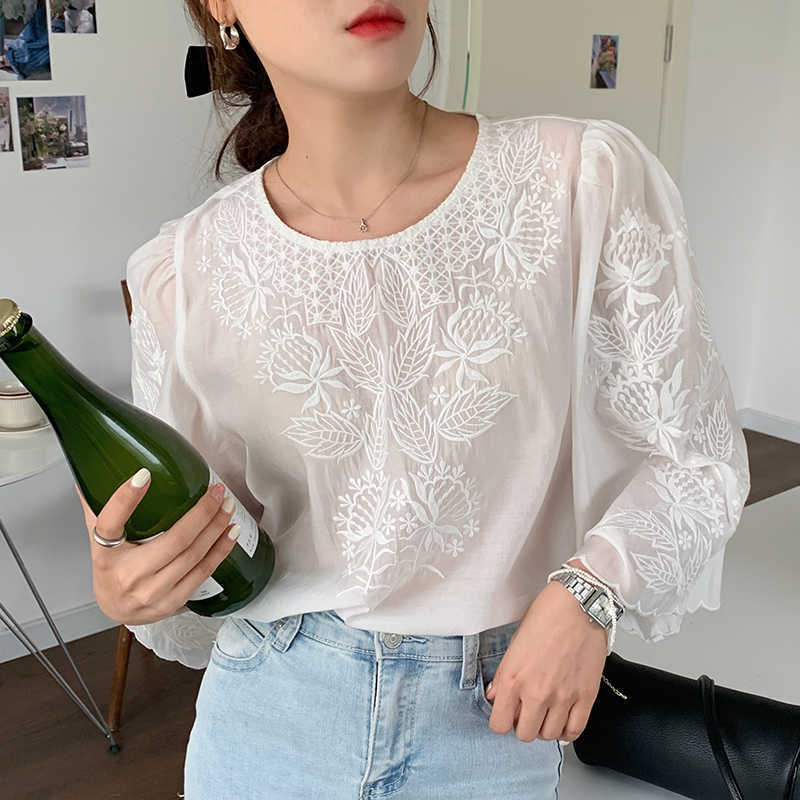 Korejpaa Women Shirt Summer Korean Chic French Retro Round Neck Embroidery Loose Thin Micro-Transparent Sunscreen Blouses 210526