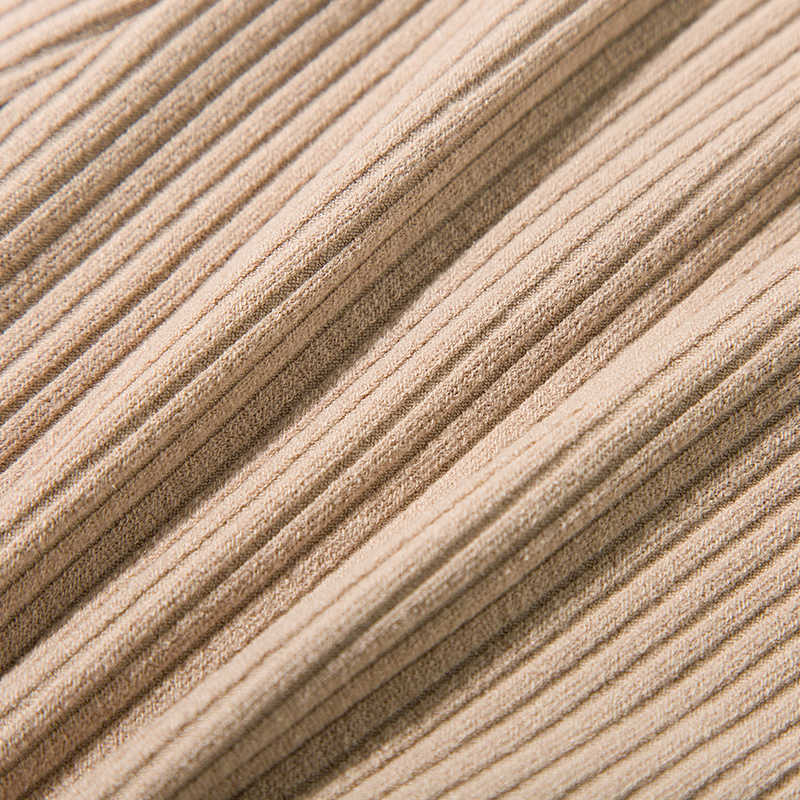 WOTWOY Summer Skinny Knitted Shorts Women Casual Solid Elastic High Waist Female Slim Fit Knee Length Cotton Lady 210714