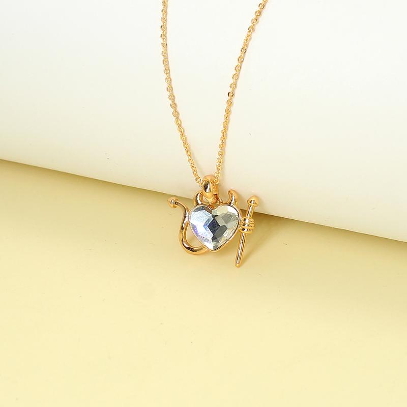 Chokers Gothnic Crystal Heart Pendant Ladies Girls Christmas Choker Chunky Generous 18K Gold Plated Temperament Fashion Necklace
Chokers Gothnic Crystal Heart Pendant Ladies Girls Christmas Choker Chunky Generous 18K Gold Plated Temperament Fashion Necklace