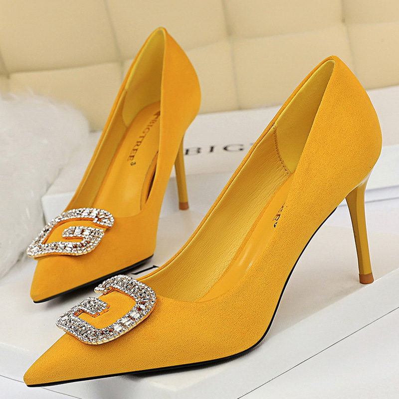 2021 Chaussures Femmes Pumps Métal strass Chaussures de mariage Sexy Talons High High Chaussures Femmes Party Suede Femmes Heels Plus Taille 1