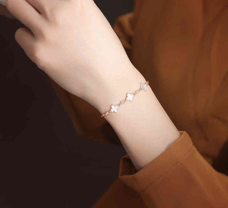Ferris Wheel S925 Sterling Silver Jewelry Minority Design White Fritillaria Ins Female Korean Version Personalized Simple Clover Bracelet