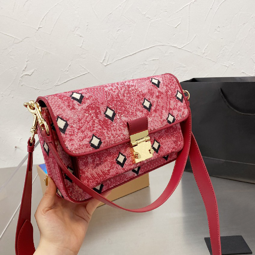 21FW women's messenger bag crossbody Designer Shoulder Bags fashion with classic letter print Canvas Handbag high quality Wallet
21FW women's messenger bag crossbody Designer Shoulder Bags fashion with classic letter print Canvas Handbag high quality Wallet