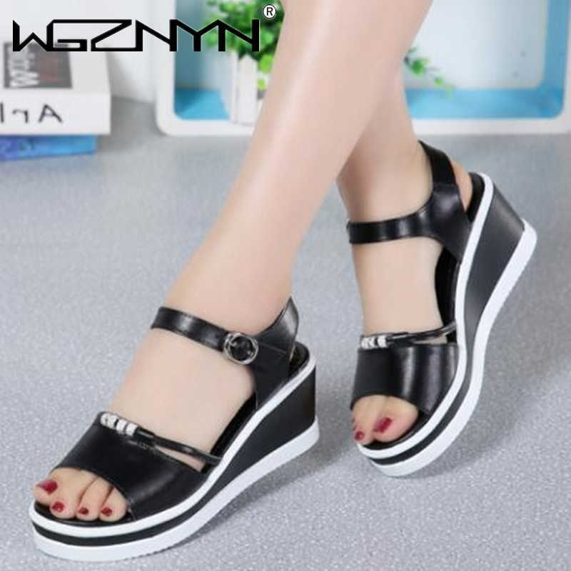 2021 Summer Shoes Woman Platform Sandals Women Soft Leather Casual Open Toe Gladiator Wedges Trifle Mujer Flats Y0721
2021 Summer Shoes Woman Platform Sandals Women Soft Leather Casual Open Toe Gladiator Wedges Trifle Mujer Flats Y0721