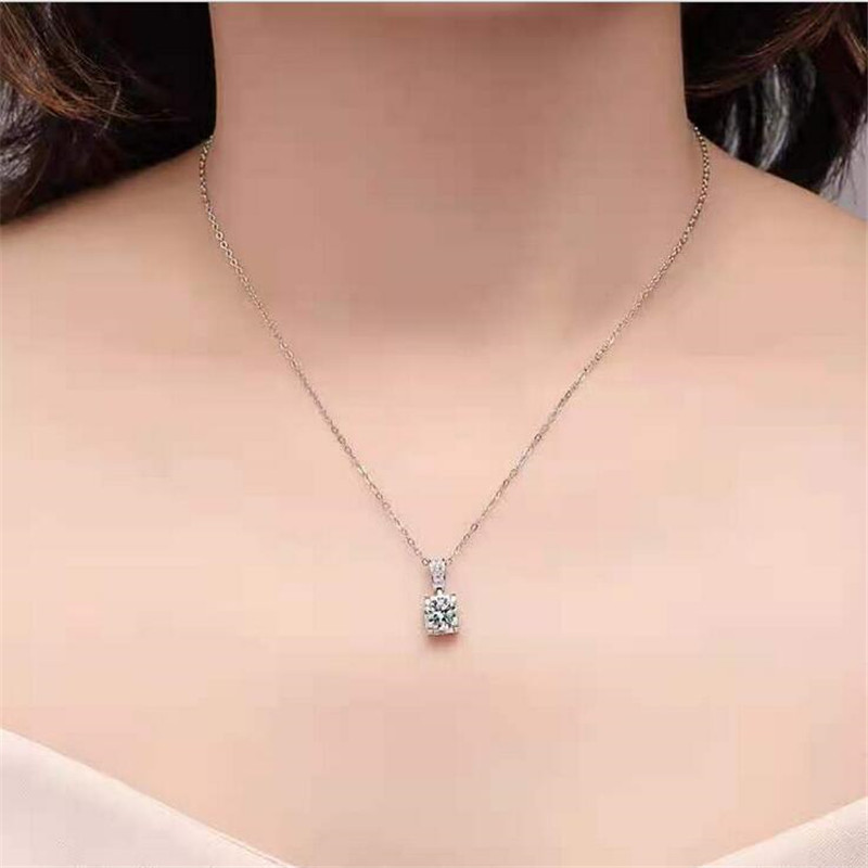 Top Sell Luxury Jewelry Solitaire Real 925 Sterling Silver Party Round Cut White Topaz Bull head pendant CZ Diamond Party Women Wedding Clavicle Neckl