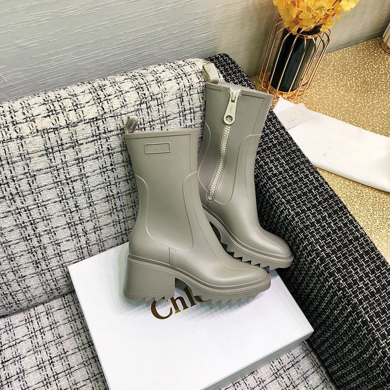 The latest women's boots thick high heels anti slip waterproof environmental protection material design simple beautiful luxury custom 35-40, Grey
The latest women's boots thick high heels anti slip waterproof environmental protection material design simple beautiful luxury custom 35-40, Grey