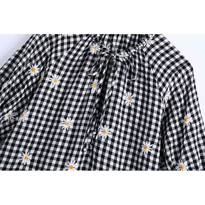 Women Plaid Dress Floral Embroidery Short Sleeve O-Neck Above Knee Dresses Chic Lady Casual Fashion Clothes 210517