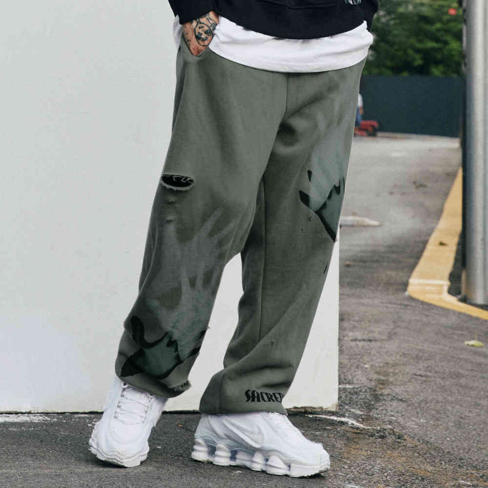 Grey Winter Relaxed fit Ripped Hole Sweatpants Hip Hop Loose Jogger Pants Lettering Pattern, Black
Grey Winter Relaxed fit Ripped Hole Sweatpants Hip Hop Loose Jogger Pants Lettering Pattern, Black