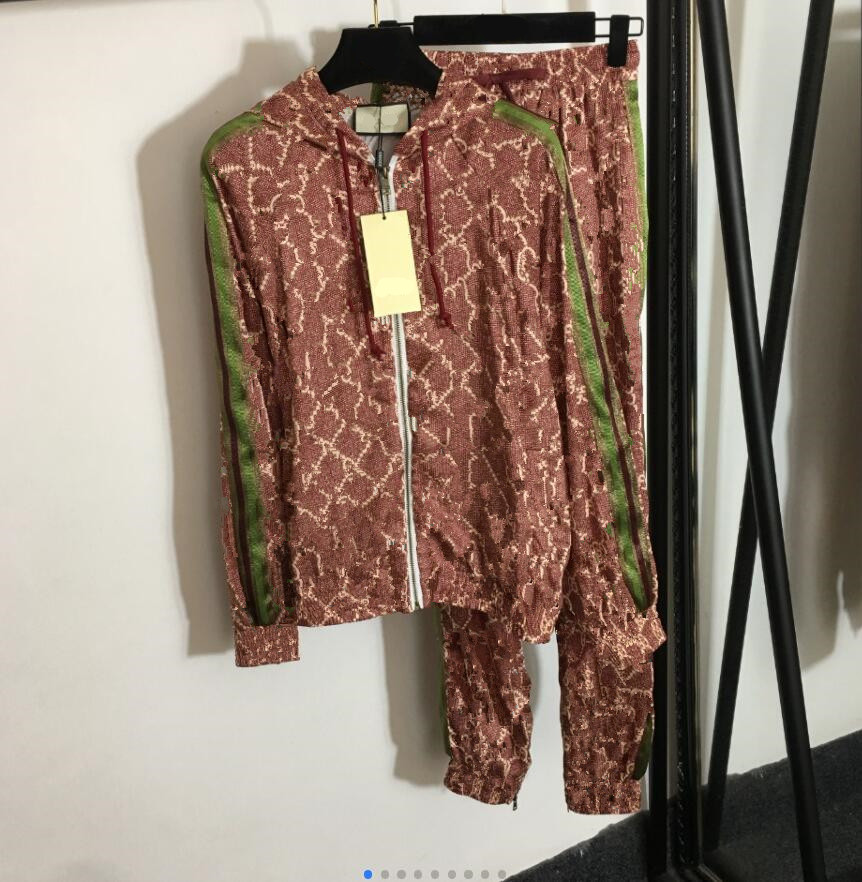 Casual suit girl printing striped webbing long-sleeved zipper jacket sports trousers two-piece suit 516, Gray
Casual suit girl printing striped webbing long-sleeved zipper jacket sports trousers two-piece suit 516, Gray