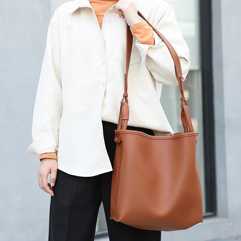 Evening Bags Fashion Designer Soft Leather Female Handbags Large Capacity Casual Ladies Tote Big Bucket Women Shoulder Hand Bag 2 Pcs
Evening Bags Fashion Designer Soft Leather Female Handbags Large Capacity Casual Ladies Tote Big Bucket Women Shoulder Hand Bag 2 Pcs