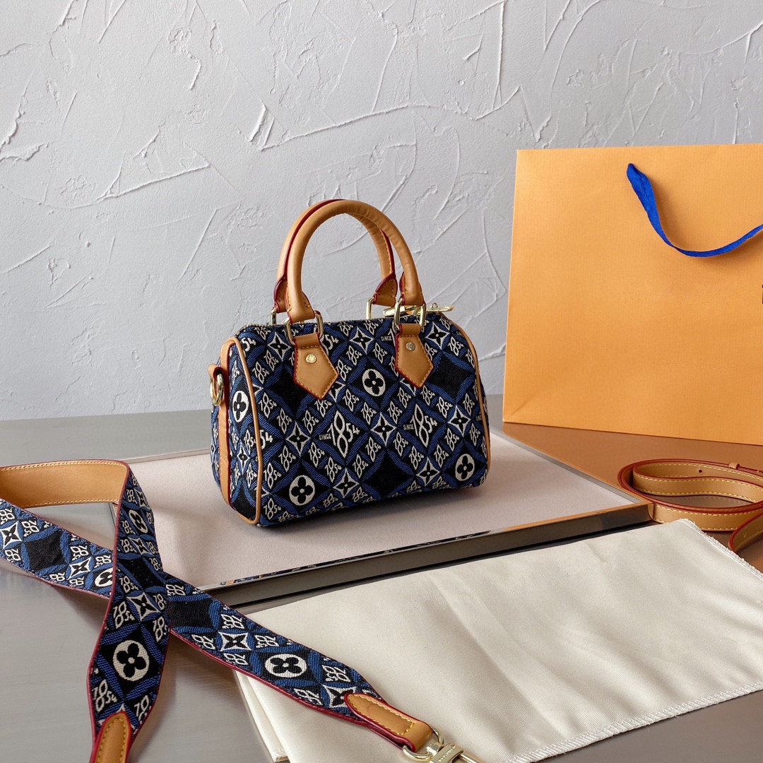 5a imitation brand handbags luxury designer ladies wallet 2021 classic blue denim wallet handbag 1854 shoulder bag,genuine leather bag desig
5a imitation brand handbags luxury designer ladies wallet 2021 classic blue denim wallet handbag 1854 shoulder bag,genuine leather bag desig