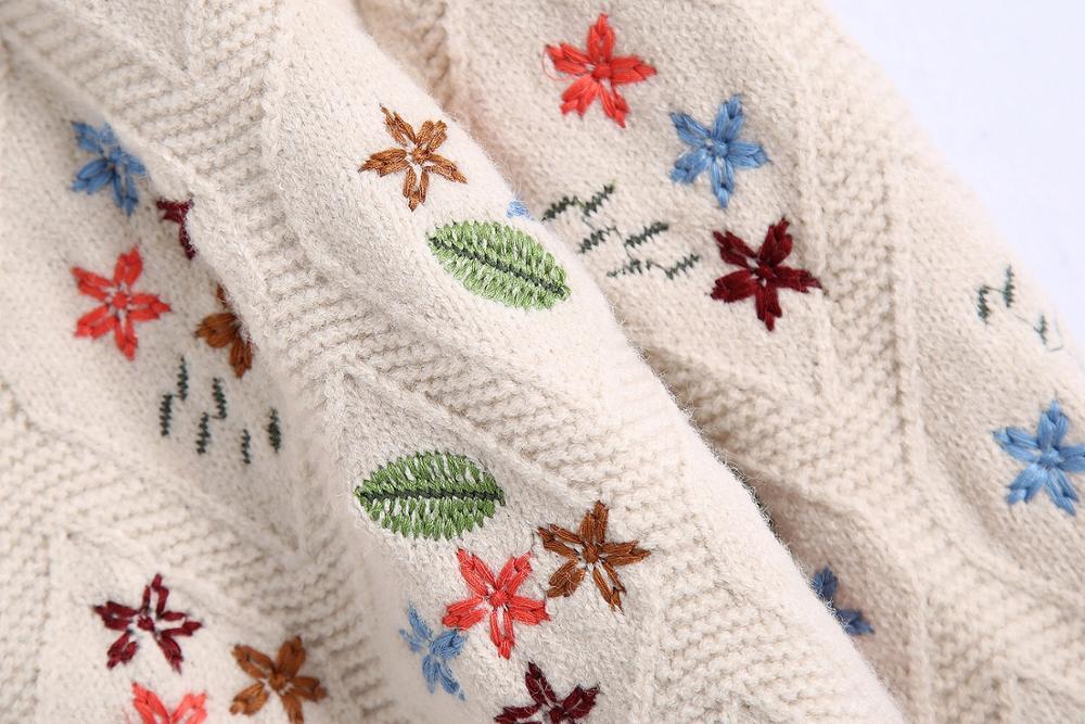 Autumn Winter French Flower Embroidery Knitted Cardigan Kawaii Retro Sweater Coat Center Buttons Woman Long sleeve Short Jumper 210429