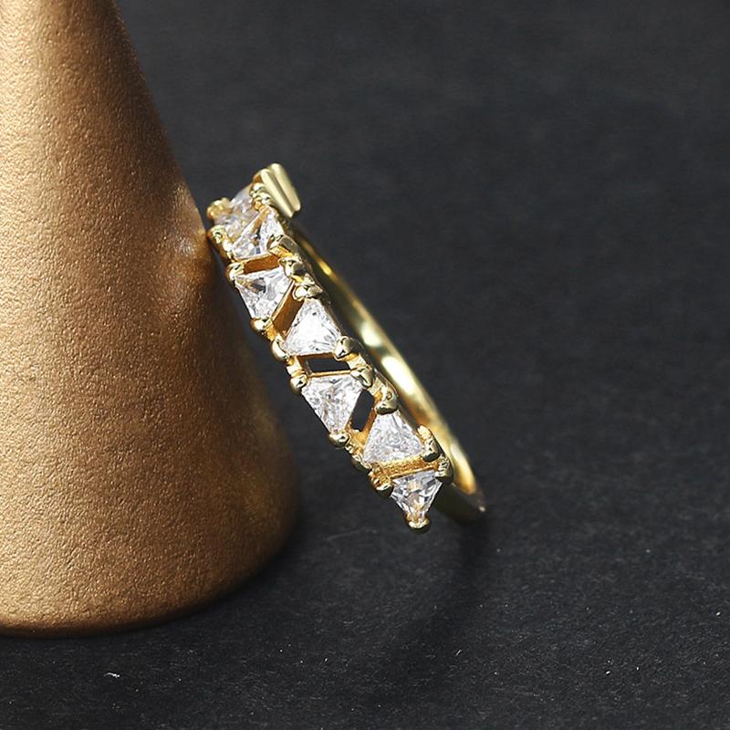 Cluster Rings For Women Simple Triangle Zircon Light Gold Color Midi Finger Ring Accessories Fashion Jewelry Wholesale R196, Golden;silver
Cluster Rings For Women Simple Triangle Zircon Light Gold Color Midi Finger Ring Accessories Fashion Jewelry Wholesale R196, Golden;silver