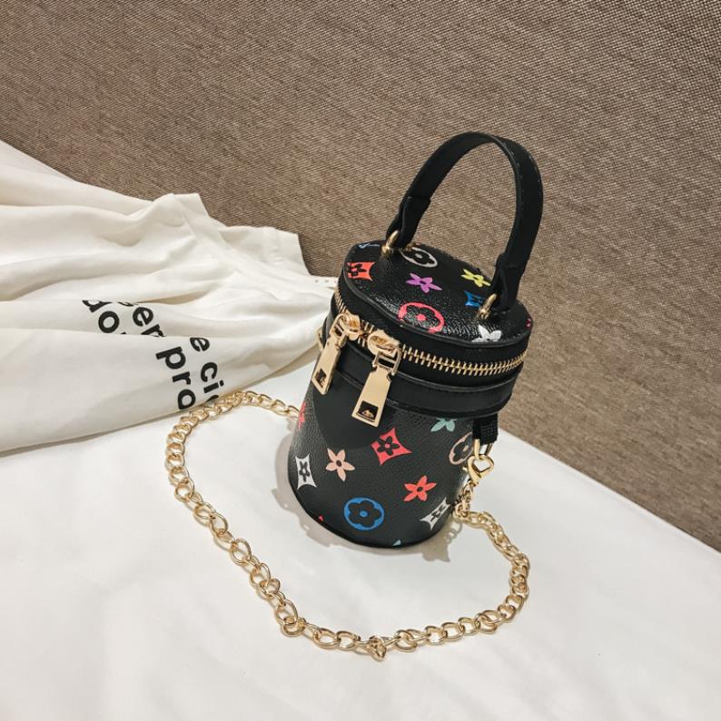 Luxury kids Designer bag PU letter print Ladies Handbags Women Messenger Bags mini child change bucket handbag with Metal belt girl gift, C1
Luxury kids Designer bag PU letter print Ladies Handbags Women Messenger Bags mini child change bucket handbag with Metal belt girl gift, C1