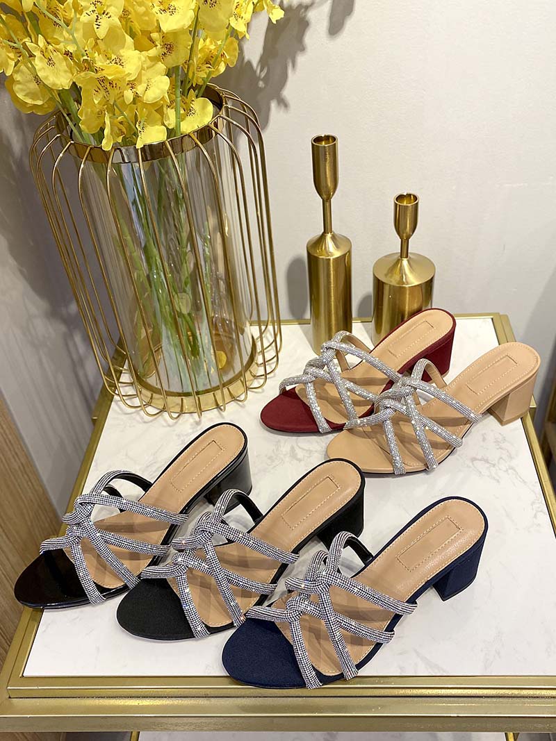 Diamond Bowtie Open Toe Women Slippers Square Heels Woman luxurious Summer Sandals Slides Ladies Shoes Champagne Zapatos Mujer, Black
Diamond Bowtie Open Toe Women Slippers Square Heels Woman luxurious Summer Sandals Slides Ladies Shoes Champagne Zapatos Mujer, Black