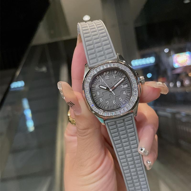 High quality diamond watch 35.6mm montre DE luxe Swiss quartz movement fine steel case womens watches sports wristwatch waterproof, Slivery;brown
High quality diamond watch 35.6mm montre DE luxe Swiss quartz movement fine steel case womens watches sports wristwatch waterproof, Slivery;brown