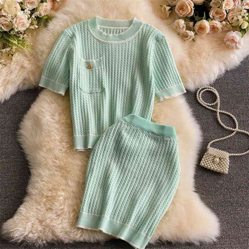 Korean Summer Casual Knit 2 Piece Set Women Short Sleeve Pullover Top + Bodycon Mini Skirts Suits Elegant Two Outfit 210514, Pink
Korean Summer Casual Knit 2 Piece Set Women Short Sleeve Pullover Top + Bodycon Mini Skirts Suits Elegant Two Outfit 210514, Pink