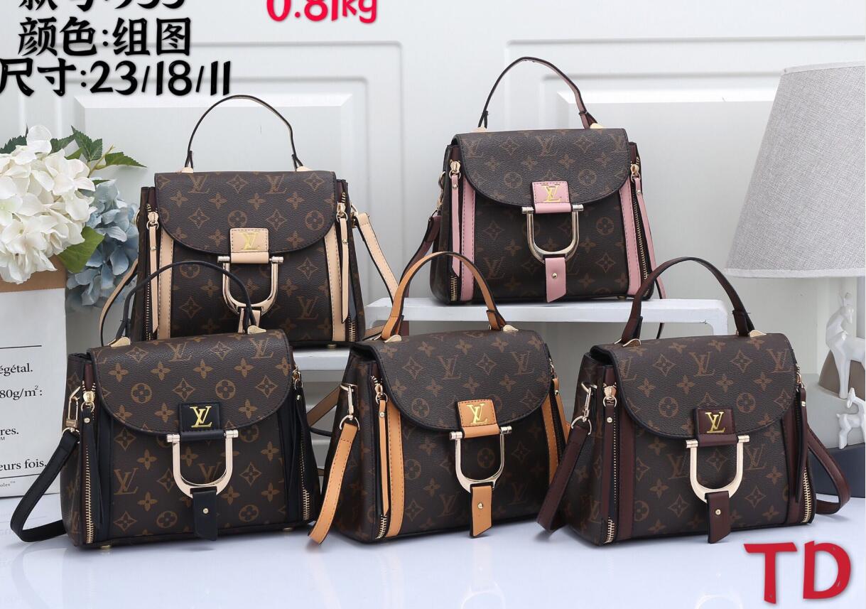 2021 Top Quality Luxurys Designers Women's totes Pillow Shoulder Bags Crossbody purse Clutch Bag Leather Lady handbags Womens Shopping Gift
2021 Top Quality Luxurys Designers Women's totes Pillow Shoulder Bags Crossbody purse Clutch Bag Leather Lady handbags Womens Shopping Gift