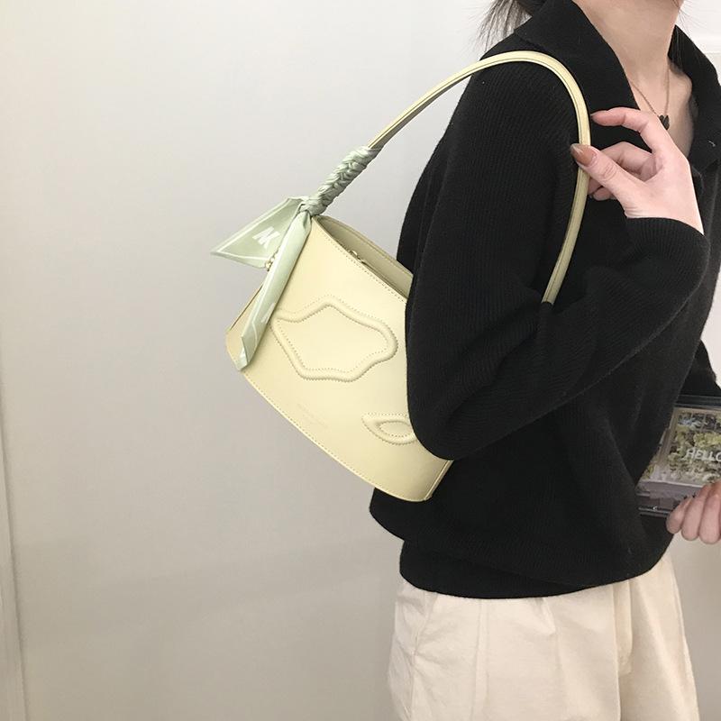 Evening Bags W&G Female Bag 2021 Trendy Design Sense Single Shoulder Bucket Summer French Niche Of Luxury
Evening Bags W&G Female Bag 2021 Trendy Design Sense Single Shoulder Bucket Summer French Niche Of Luxury