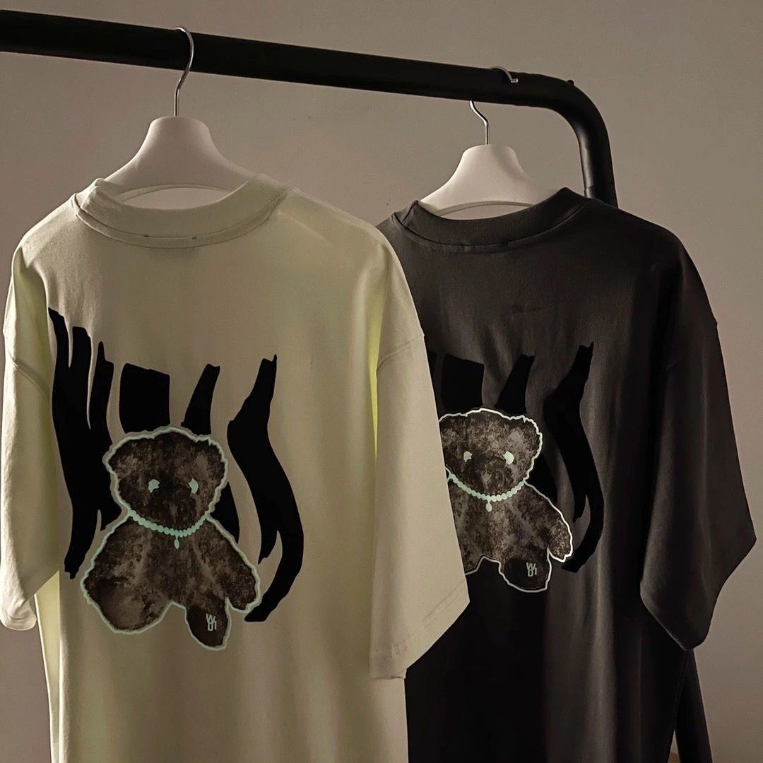 Men and women 100% cotton 20FW dark flocking luminous bear print loose round neck loose short sleeve T-shirts done pearl necklace, As pictures
Men and women 100% cotton 20FW dark flocking luminous bear print loose round neck loose short sleeve T-shirts done pearl necklace, As pictures