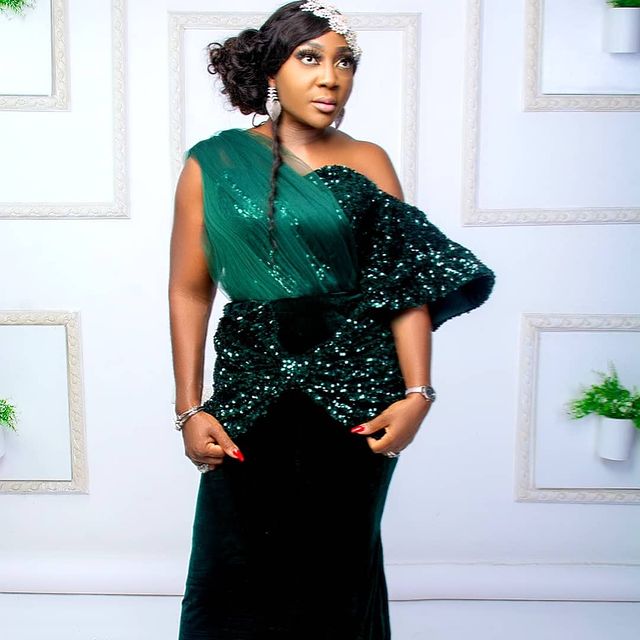 Charming Dark Green Velvet One Shoulder Mermaid Wedding Party Dress Suitable for All Occasions
