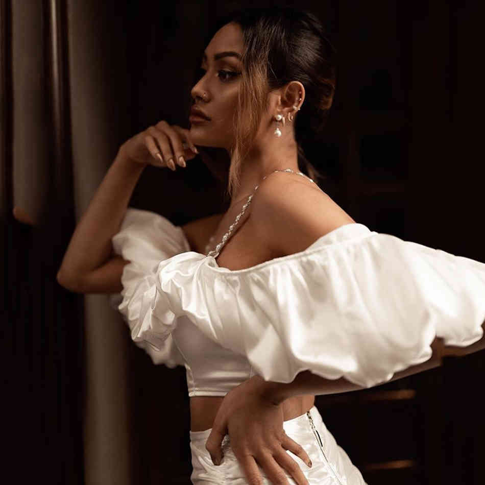 Free Women's White Dress Set Sexy Off Beaded Strap Crop Top & Ruffled Mini Skirt Party Two-piece 210524