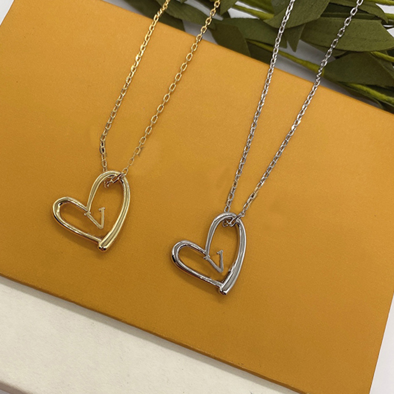 Women Designer Gold Necklace With Pendant L Luxurys Designers Necklace Womens Fashion Love Necklace Pearl Choker For Wedding D2110298Z
Women Designer Gold Necklace With Pendant L Luxurys Designers Necklace Womens Fashion Love Necklace Pearl Choker For Wedding D2110298Z