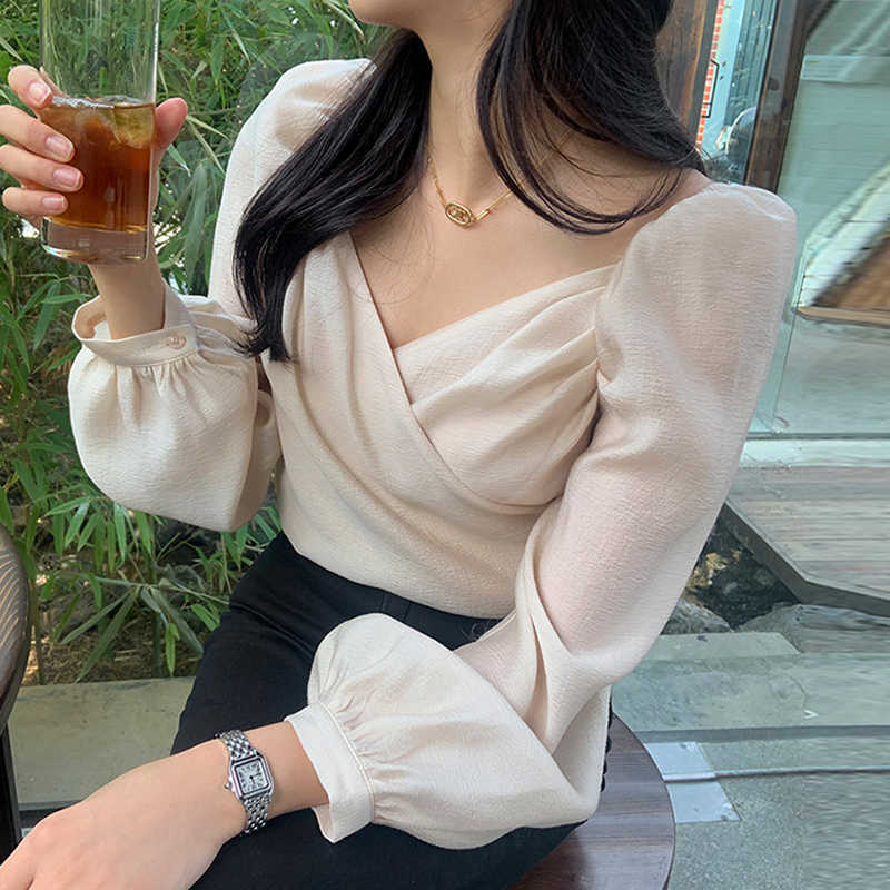 Korejpaa Women Shirt Summer Korean Chic Fairy Soft V-Neck Crossover Careful Machine Exposed Collarbone Puff Sleeve Blouses 210526