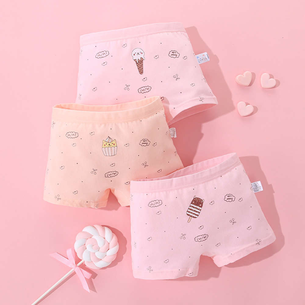 Children's underwear cartoon pure cotton flat angle primary school girl breathable middle children's boxer safety pants, Camo
Children's underwear cartoon pure cotton flat angle primary school girl breathable middle children's boxer safety pants, Camo