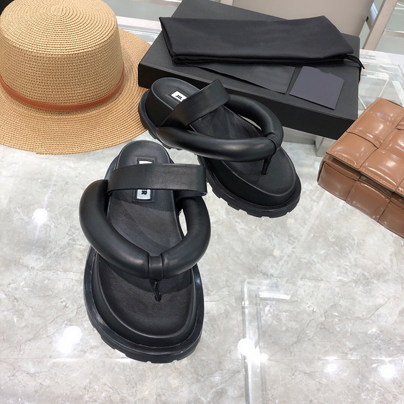 Slippers Spring Thick Bottom Sandwich Toe Bread Women Shoes Casual Wear Herringbone Sandals Net Red Comfortable Beach Designer Woman Shoes, Black
Slippers Spring Thick Bottom Sandwich Toe Bread Women Shoes Casual Wear Herringbone Sandals Net Red Comfortable Beach Designer Woman Shoes, Black