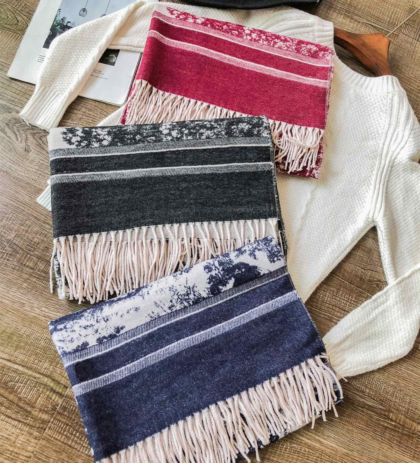 Designer Women cashmere scarf Shawl High quality Fashion Classic scarves 2021 luxury muffler Letter pattern wool Landscape animal Print Pashminas Winter Shawls
Designer Women cashmere scarf Shawl High quality Fashion Classic scarves 2021 luxury muffler Letter pattern wool Landscape animal Print Pashminas Winter Shawls