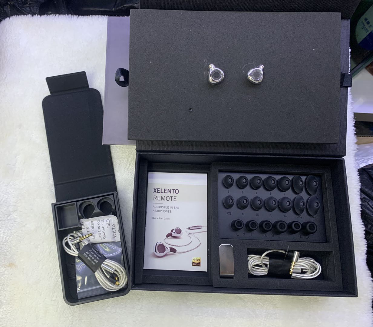 B REMOTE noise reduction Wired Earphones Improve your listening experience With replacement earmuffs and Gift box, Black
B REMOTE noise reduction Wired Earphones Improve your listening experience With replacement earmuffs and Gift box, Black