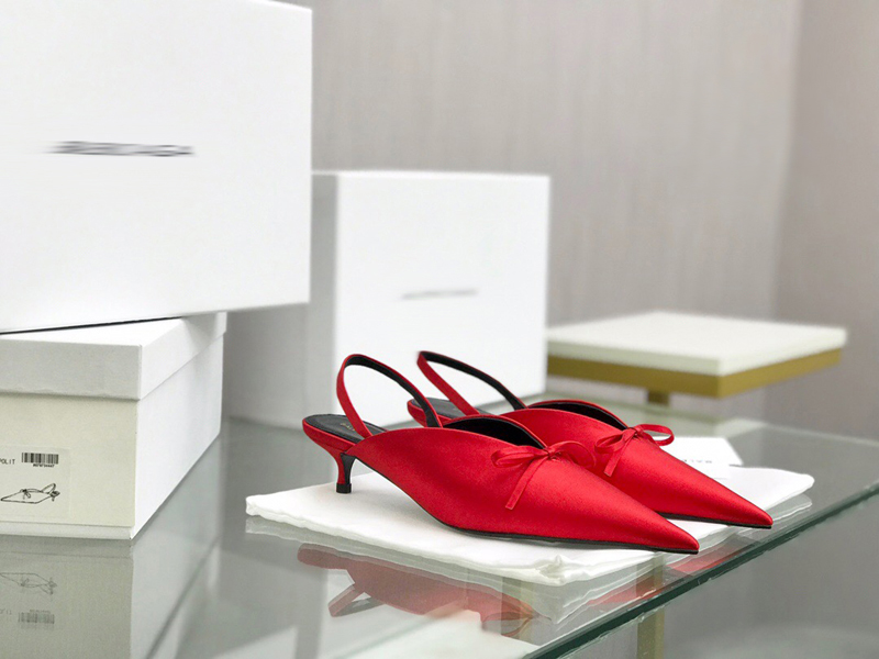 2021 Good Quality Fashion Women Luxurys Designers Shoes Designer Sandals Womens Luxury High Heels Sandal Dress Shoess With Box Size 35-41 -H543, Red
2021 Good Quality Fashion Women Luxurys Designers Shoes Designer Sandals Womens Luxury High Heels Sandal Dress Shoess With Box Size 35-41 -H543, Red