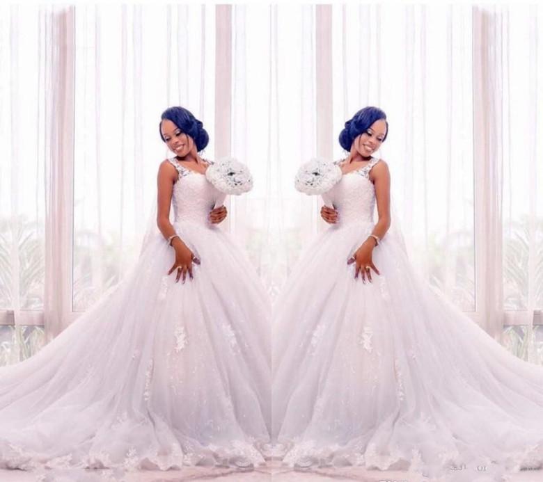 Lace African Ball Gown Wedding Dress 2021 Modern Sheer Straps Appliqued Plus Size Vestido De Novia Puffy Tulle Skirt Sweep Train Bridal Gowns Arabic Robes AL9457, White
Lace African Ball Gown Wedding Dress 2021 Modern Sheer Straps Appliqued Plus Size Vestido De Novia Puffy Tulle Skirt Sweep Train Bridal Gowns Arabic Robes AL9457, White