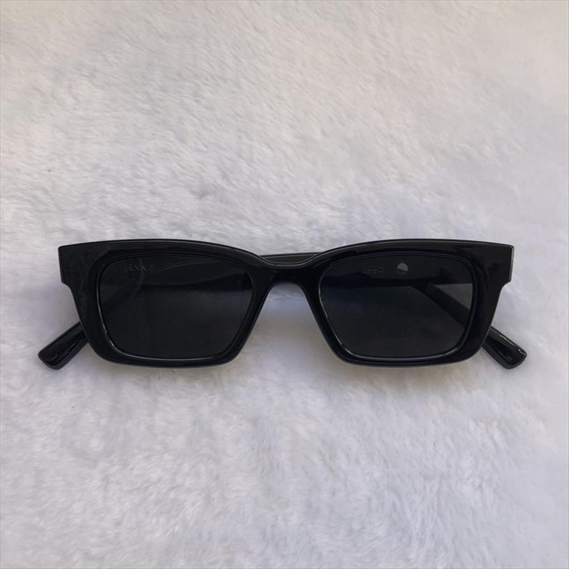 Brand Korea Jennie Cooperated Gm Sunglasses Fashion Women Gentle Designe Sun Glasses Lady Vintage Small Frame 1996, White;black
Brand Korea Jennie Cooperated Gm Sunglasses Fashion Women Gentle Designe Sun Glasses Lady Vintage Small Frame 1996, White;black