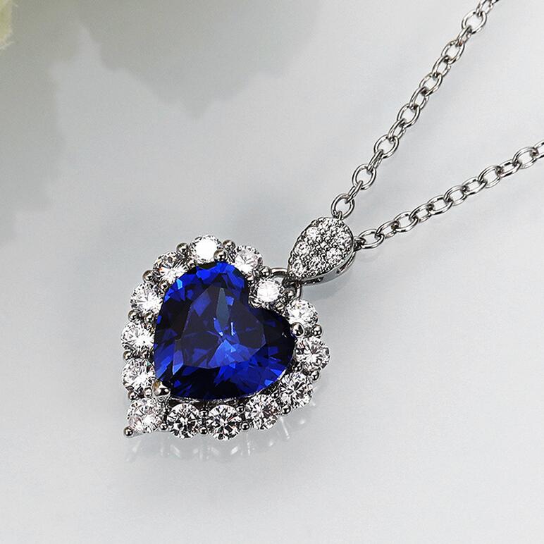 Choucong Brand Sparkling Handmade Luxury Jewelry 925 Sterling Silver Fill Blue Sapphire CZ Diamond Gemstones Party Heart Pendant Women Wedding CLavicl