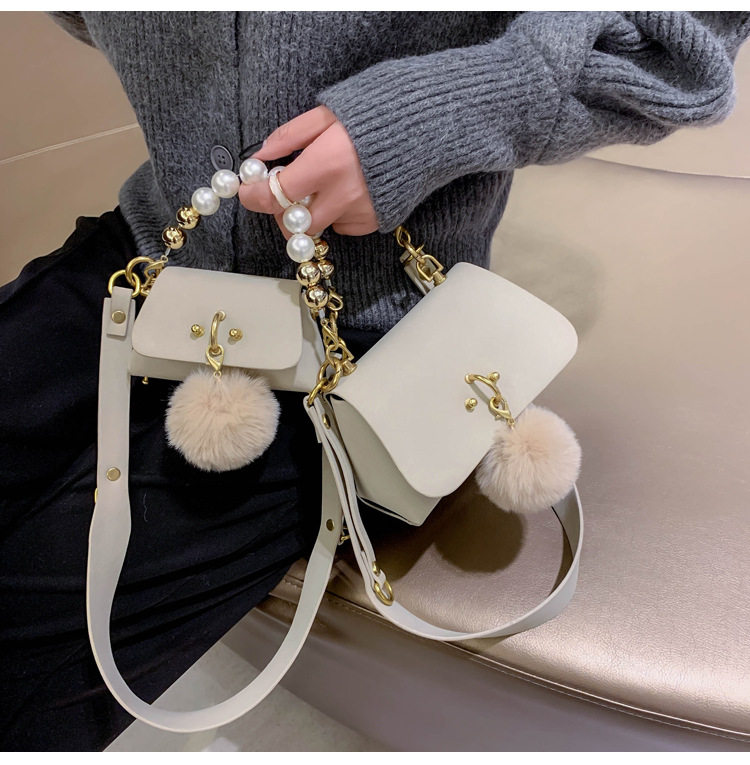Luxury Kids pearl handbags Designer woman Girls pompom Metal Chain single shoulder Bag Mother and daughter Messenger bags F323, White
Luxury Kids pearl handbags Designer woman Girls pompom Metal Chain single shoulder Bag Mother and daughter Messenger bags F323, White