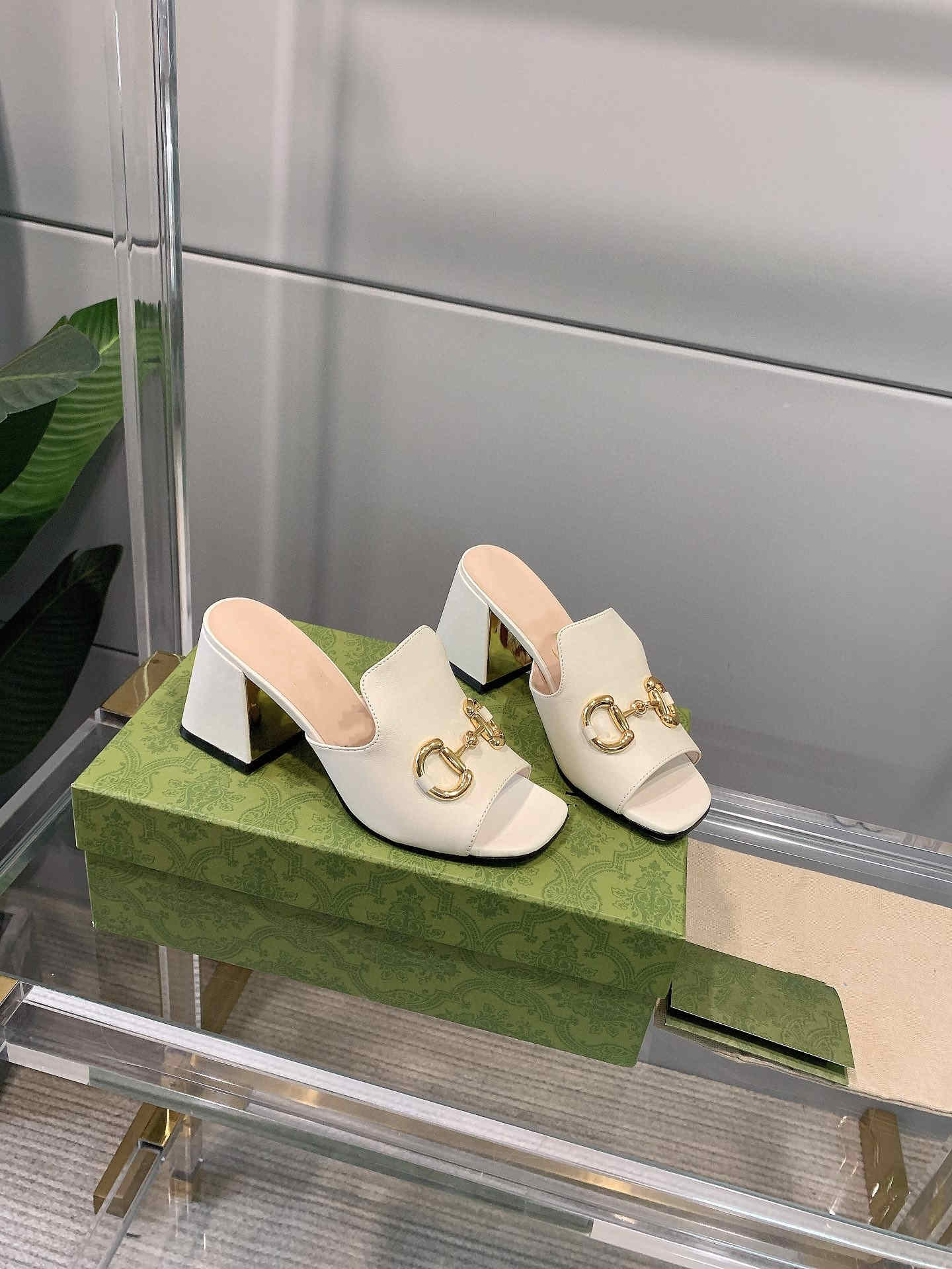 Square-toe thick-heeled Baotou lazy slippers, wear all-match sandals outside, Black
Square-toe thick-heeled Baotou lazy slippers, wear all-match sandals outside, Black