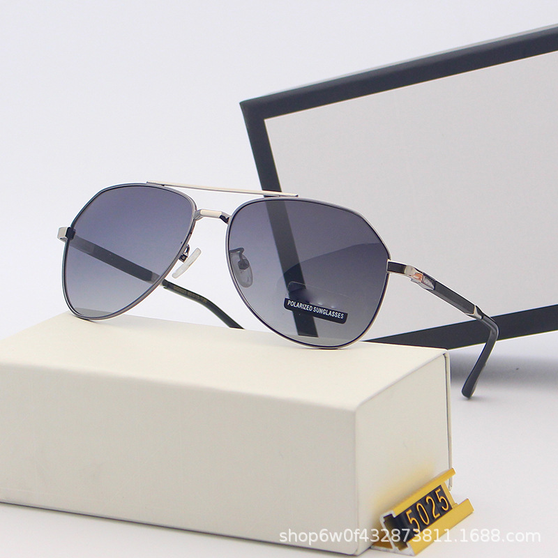 European and American polarized black frog mirror sunglasses for men and women driving fishing driving driver sunglasses gradient face and eyes., White;black
European and American polarized black frog mirror sunglasses for men and women driving fishing driving driver sunglasses gradient face and eyes., White;black