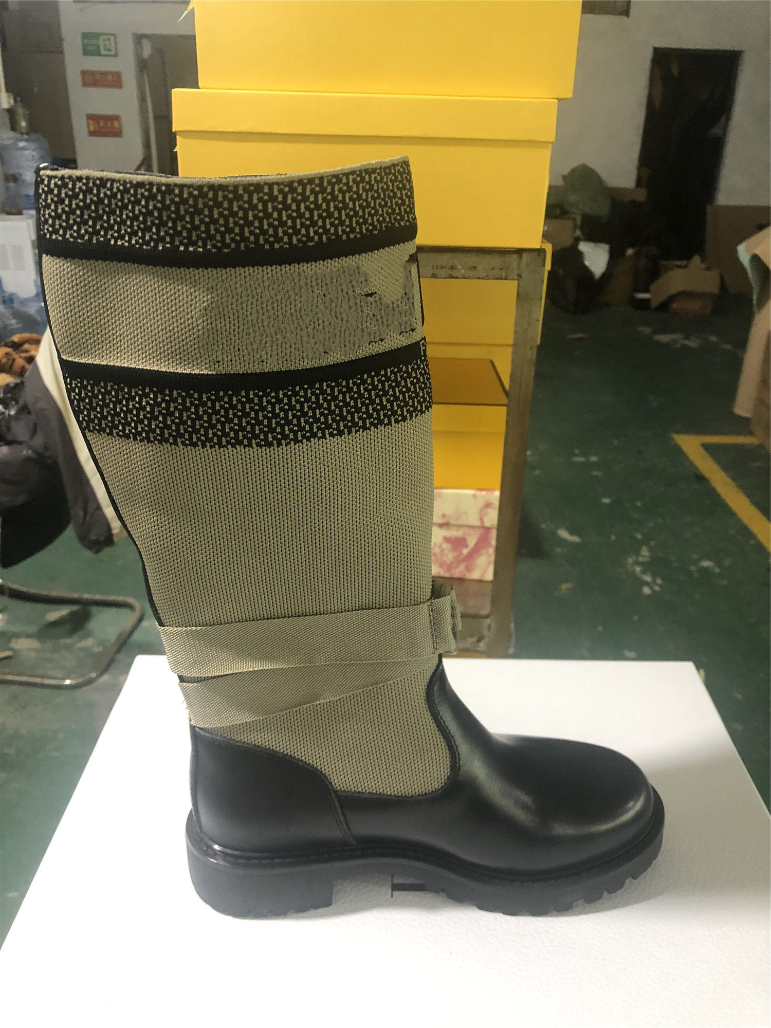 2021 autumn/Winter boots women's leather comfortable flat sleeve color matching high school tube fashion all-match, With box
2021 autumn/Winter boots women's leather comfortable flat sleeve color matching high school tube fashion all-match, With box