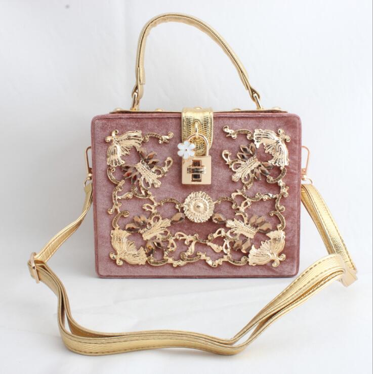 Factory wholesale women bag fashion hollow leather handbag exquisite hardware carved woman portable shoulder handbags banquet diamond evening bags, White(boutique box)
Factory wholesale women bag fashion hollow leather handbag exquisite hardware carved woman portable shoulder handbags banquet diamond evening bags, White(boutique box)