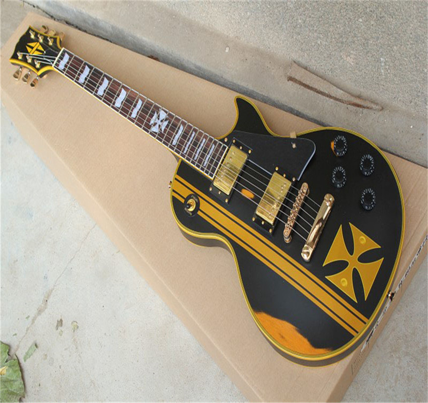 Custom Shop Metallica James Hetfield Iron Cross Aged Model Mahogany Matt Electric Guitar Golden Hardware
Custom Shop Metallica James Hetfield Iron Cross Aged Model Mahogany Matt Electric Guitar Golden Hardware