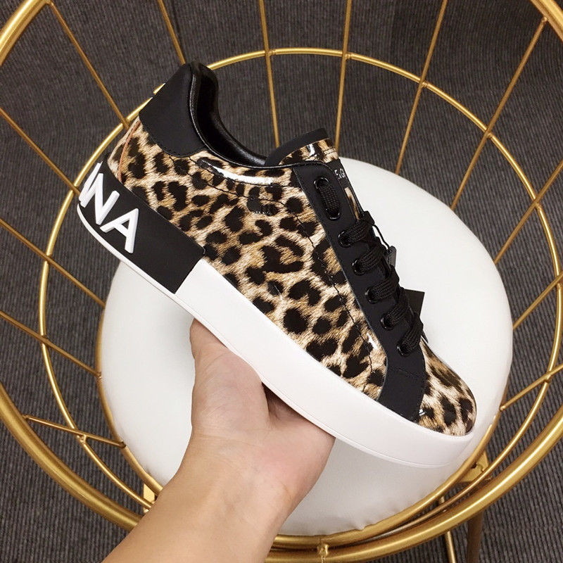 DG 2021 Leisure Shoes Spring spring autumn sneakers Leather Men White woman Shoes Gymnastics dancing driving flat Casual shoes Large size35-45, Choose the color
DG 2021 Leisure Shoes Spring spring autumn sneakers Leather Men White woman Shoes Gymnastics dancing driving flat Casual shoes Large size35-45, Choose the color