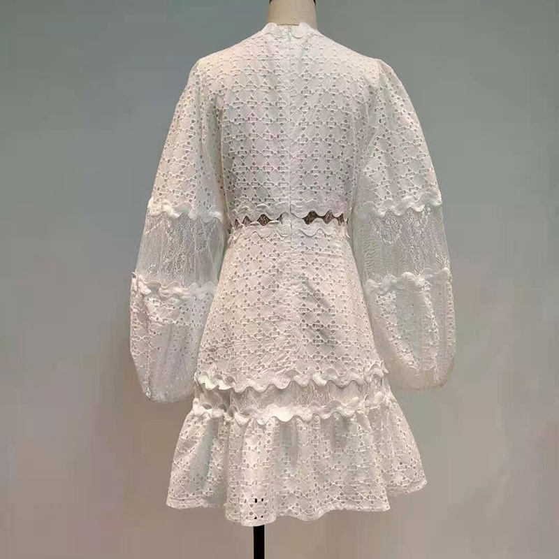 DEAT Women White Hollow Out Embroidery Above Knee Dress New V-Neck Lantern Sleeve Loose Fashion Tide Spring Summer GX273 210428