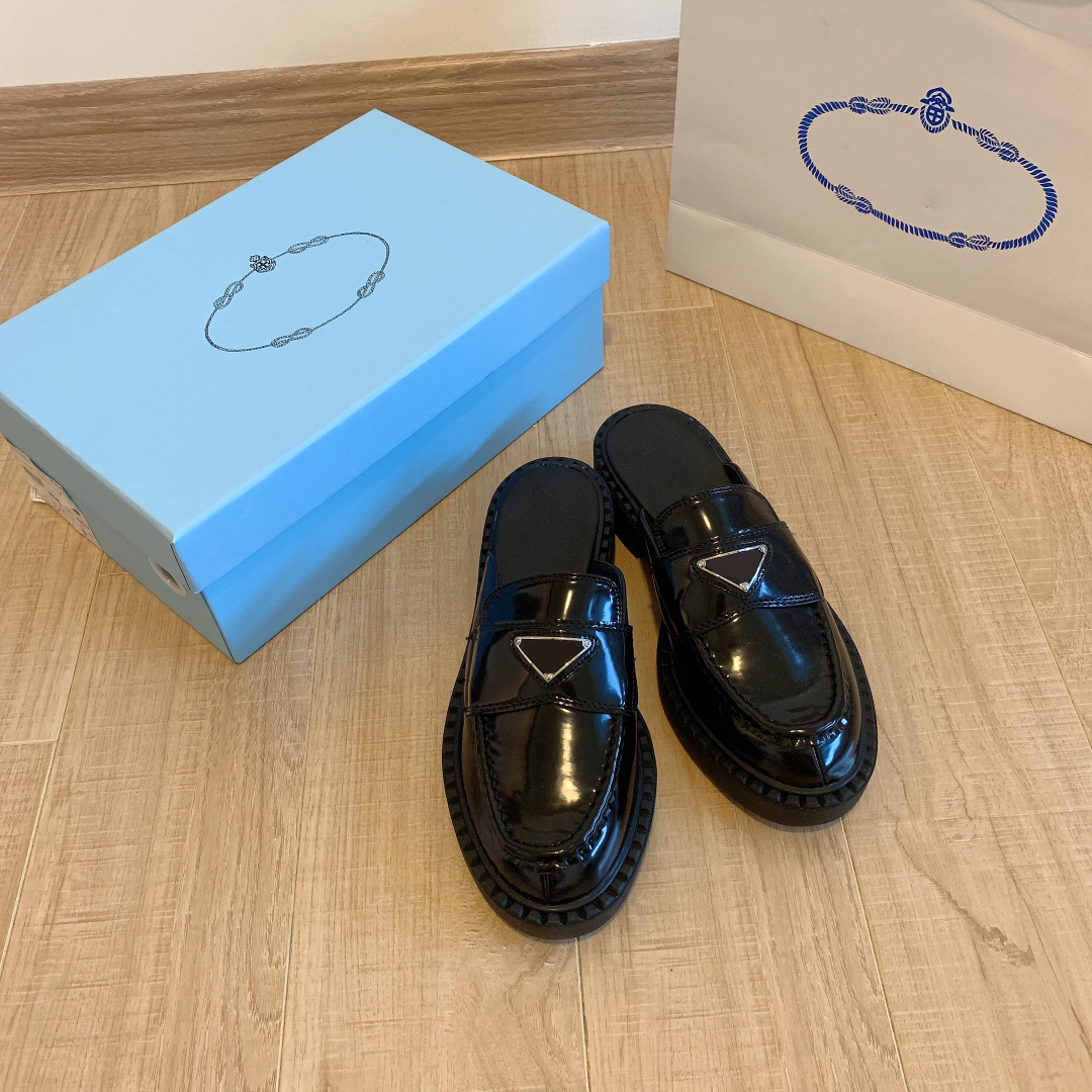 The new women's luxury shiny leather mules shoes are fashionable versatile and comfortable trend design multi-color optional size 35-40, Photo color
The new women's luxury shiny leather mules shoes are fashionable versatile and comfortable trend design multi-color optional size 35-40, Photo color