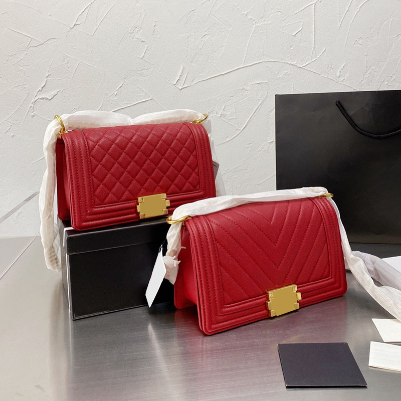 F/W Women Classic Boy Girls Bags Chevron Line Caviar Calfskin V-stitch Interwoven Chain Gold Hardware Small Flap Square Quilted Cross Body L, Red;black
F/W Women Classic Boy Girls Bags Chevron Line Caviar Calfskin V-stitch Interwoven Chain Gold Hardware Small Flap Square Quilted Cross Body L, Red;black