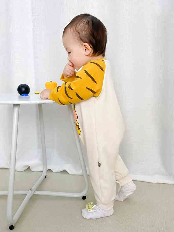 Peninsula Baby Cartoon Graphic Contrast Raglan Sleeve Thermal Jumpsuit SHE