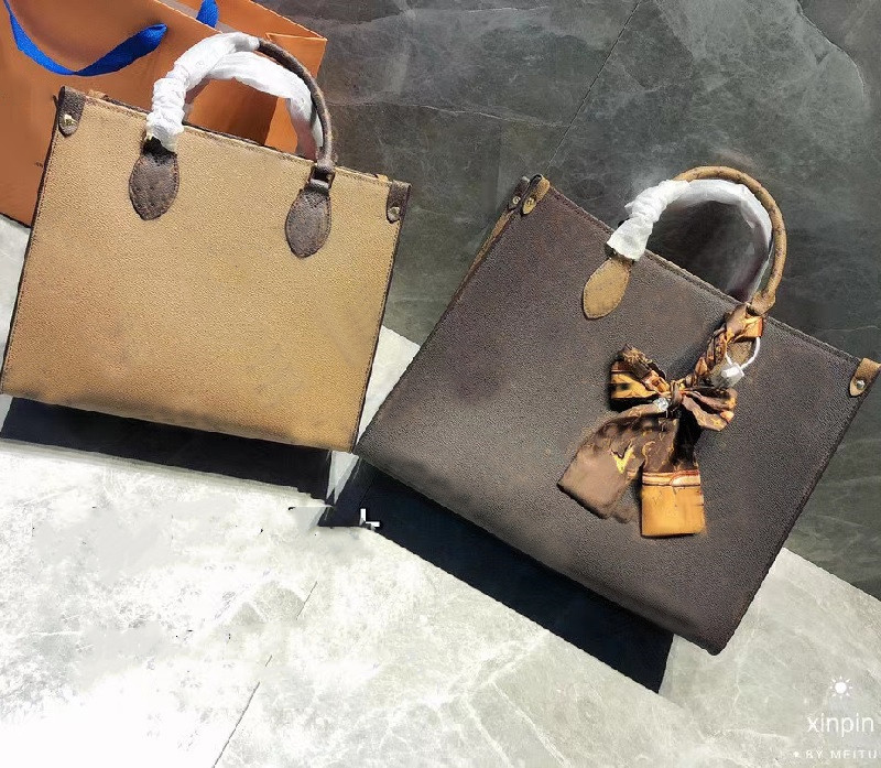 2021 brand fashion luxury designer handbags purses shoulder bag handbag geometry Ling grid laser package, Khaki
2021 brand fashion luxury designer handbags purses shoulder bag handbag geometry Ling grid laser package, Khaki