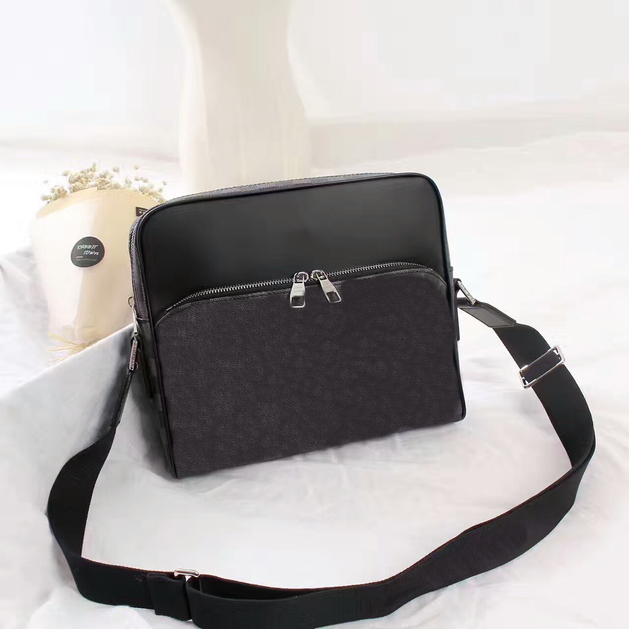 Bag Men's N41409 Genuine leather Messenger 30CM handbags CX116 dust Wallets, For price make balance
Bag Men's N41409 Genuine leather Messenger 30CM handbags CX116 dust Wallets, For price make balance