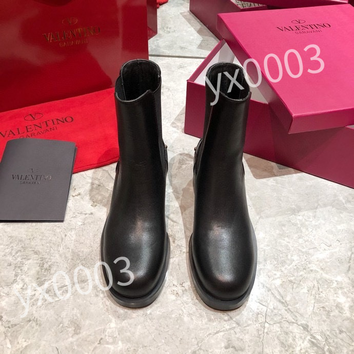Valentin 2021 classic short boots joker Martin order imported leather Knight Wholesale Soles soft and comfortable with high size35-41, 03
Valentin 2021 classic short boots joker Martin order imported leather Knight Wholesale Soles soft and comfortable with high size35-41, 03
